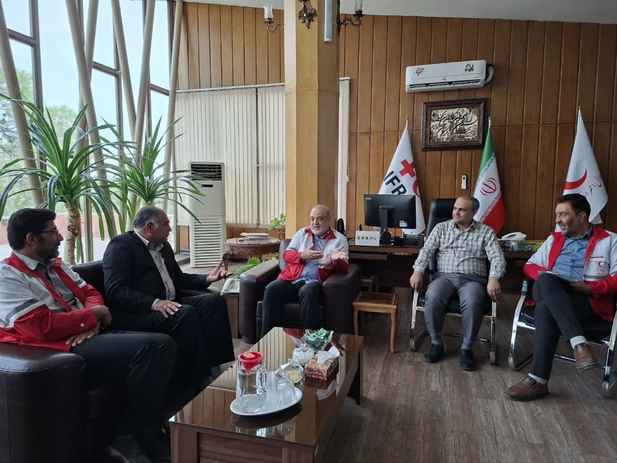 esfahan_rcs's tweet photo. گامی برای توسعه پوشش امدادی در چشمه مرغاب؛ روند واگذاری زمین برای #احداث_پایگاه امداد و نجات کوهستان جمعیت هلال‌احمر در عسگران بررسی شد.

این نشست با حضور مسئولان هلال‌احمر و شهرداری عسگران برگزار شد. https://t.co/AAOXDh59Sb