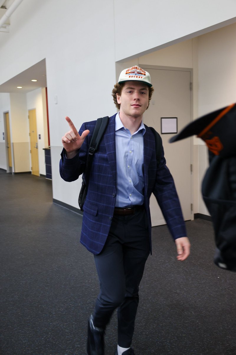 okstatehockey's tweet photo. The boys are back in town! 

#gopokes | #okstatehockey https://t.co/RG6faqhnKE