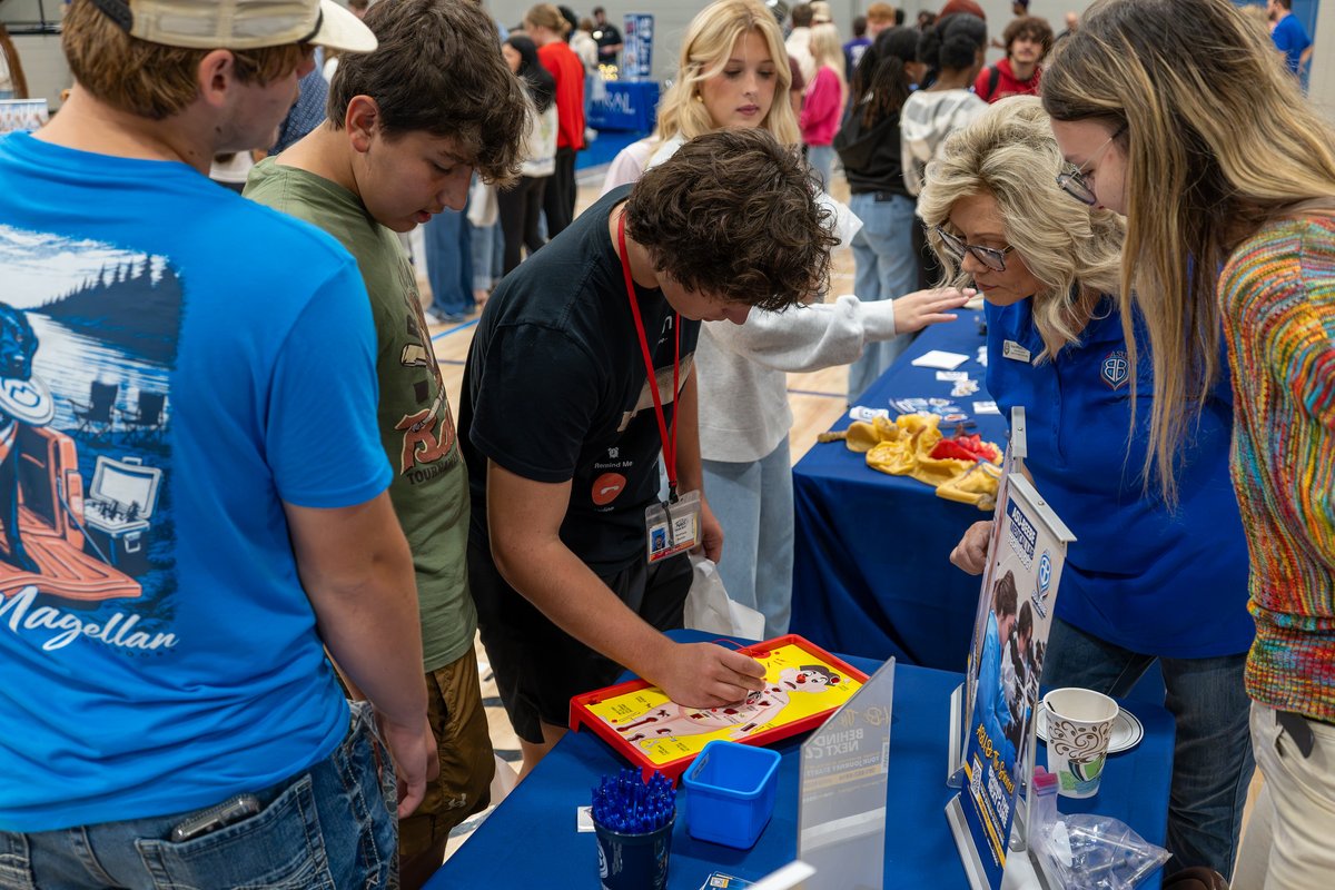 ASUBeebe's tweet photo. We welcomed local high school students to the Owen Center Gym today for the ArkACRAO College Fair! Students spent the morning exploring degree pathways, career training, and post-graduation opportunities. 🎓

📸 Photos: https://t.co/ua9jI6Ooxf

#ASUBeebe #ArkACRAO https://t.co/Mv3khXk1ey