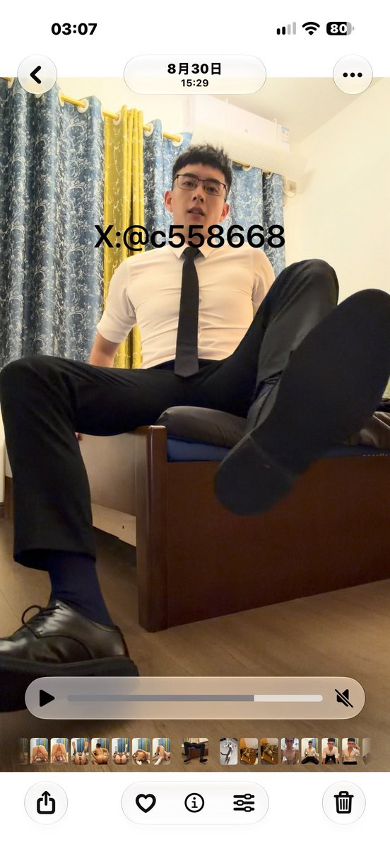 c558668's tweet photo. 贱狗一般都对气味特别敏感，闻男人的雄臭狗屌真的硬邦邦 https://t.co/q3c8fAMuEH