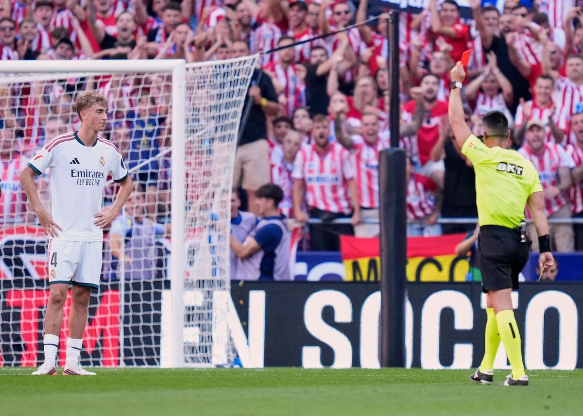 FRBarca_'s tweet photo. 🚨Le dossier transmis par le Real Madrid à l'UEFA concernant l'affaire Negreira inclut des images du match Atlético-Real Madrid disputé il y a tout juste... 12 jours ! 

[Cadena COPE] https://t.co/XjitdOs12D