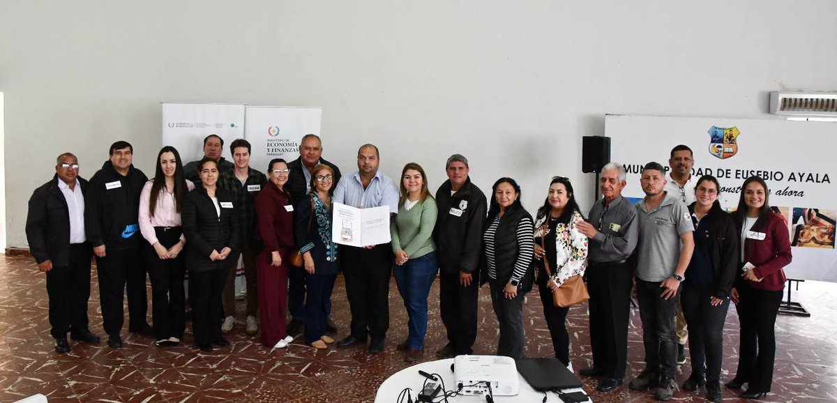 MEF_Paraguay's tweet photo. Con apoyo del #MEF culminó el taller de Zonificación Espacial y Documento Legal del #POUT en el Municipio de Eusebio Ayala. Esta última jornada, organizada por la Municipalidad local, contó con activa participación de varios miembros de la comunidad.

🔗 https://t.co/4Uv61UNt8i https://t.co/YPSO1NyYOA