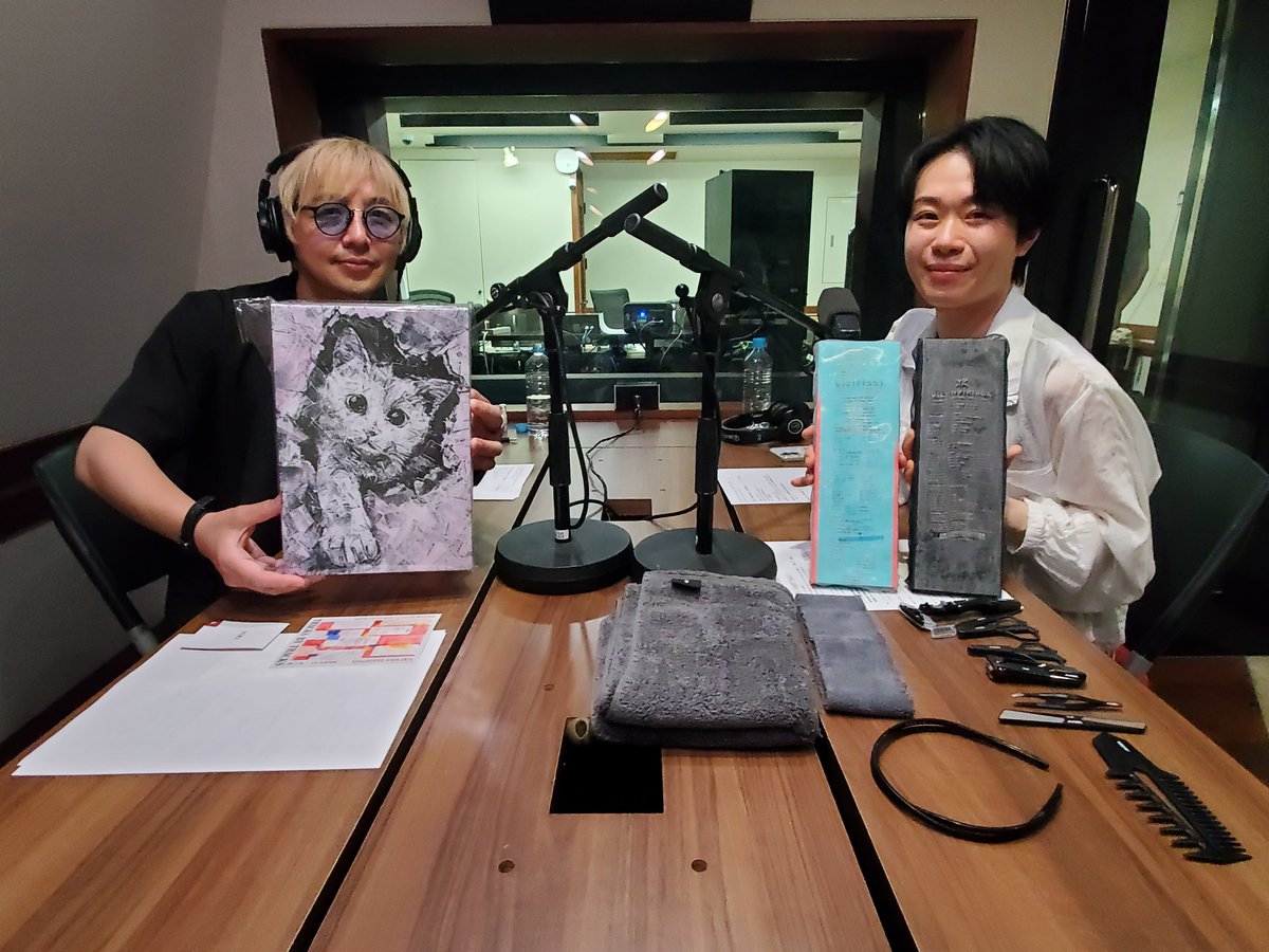 tokyofm's tweet photo. 深夜2時
AUGER Kiss our humanity 心に触れて”整える”時間
ゲスト #現代美術家 #VIKI さん
独自の画法“レシートアートパフォーマンス”とは?
製作のこだわり、作品のご紹介、心と体の整え方は?
@vikifpa
HP:https://t.co/Ypg0SuQCAJ
https://t.co/QA8n2GaioU
#鈴木曜 #AUGER #TOKYOFM #radiko https://t.co/bSFQkLjv4i