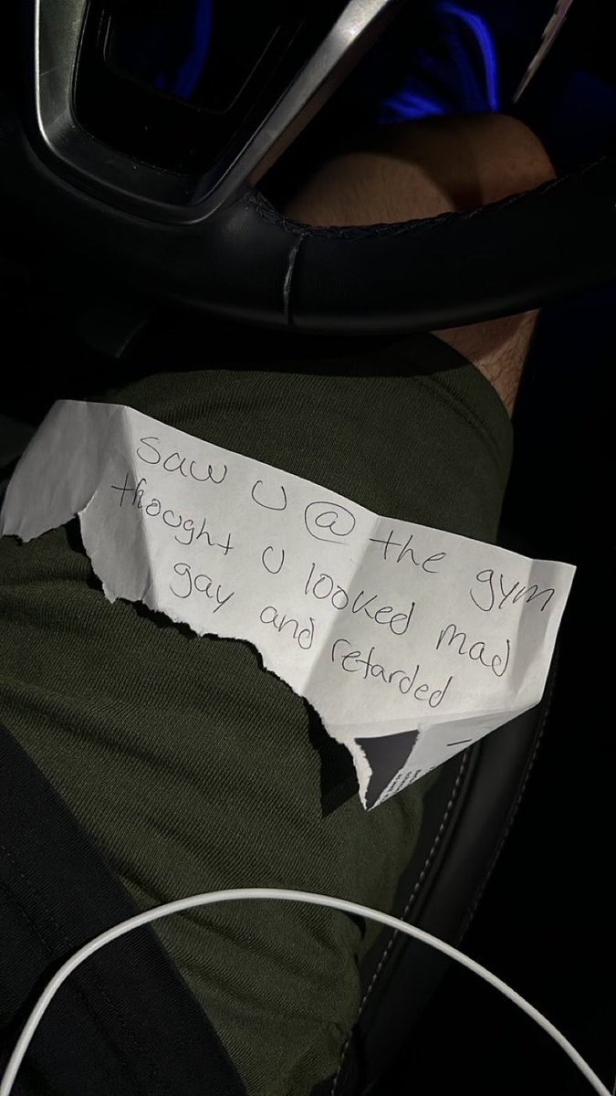 ylevi0's tweet photo. WHO THE FUCK LEFT THIS ON MY WINDSHIELD THOUGHT I GOT A TICKET https://t.co/pyrtRTNjRA