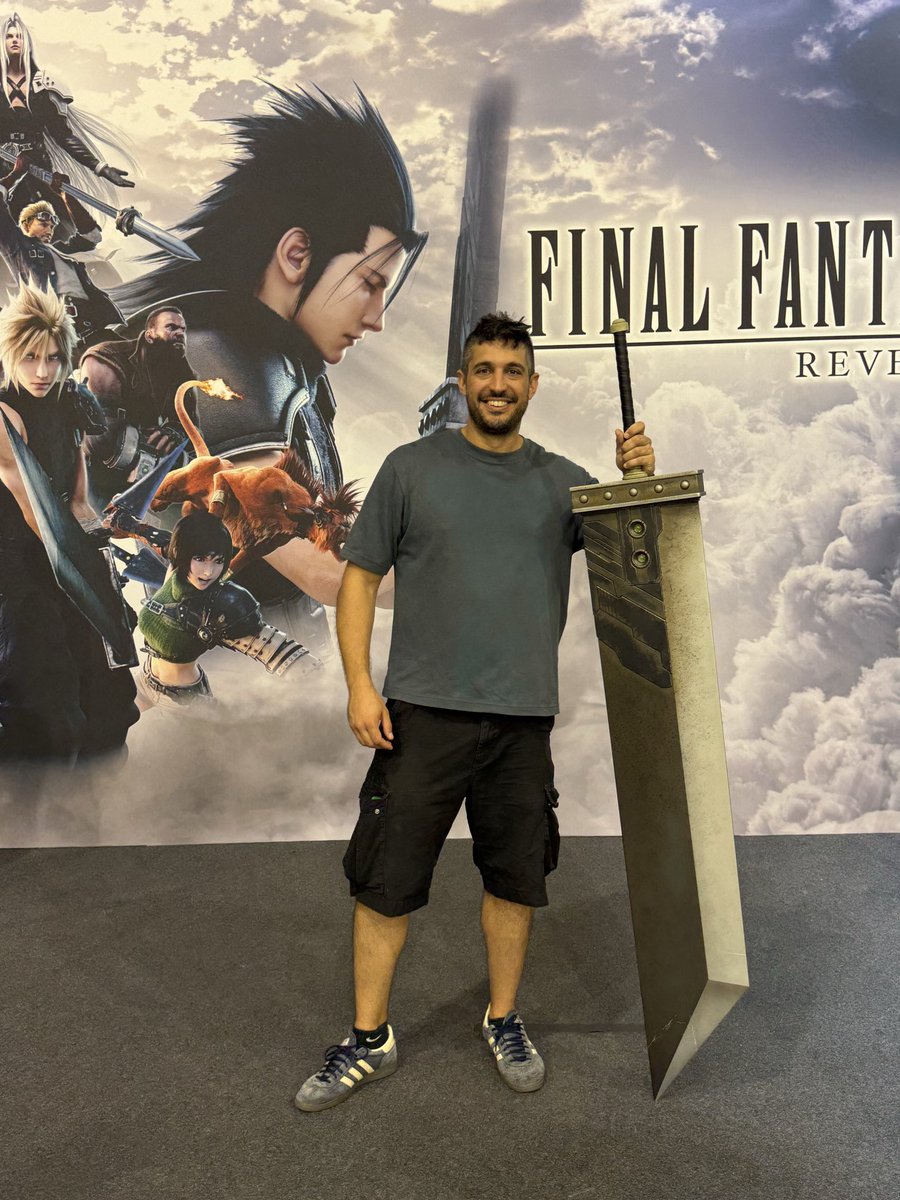 PliyoTV's tweet photo. Had a blast on my first day at Comic Con Malaga! https://t.co/kr2VvImjf0