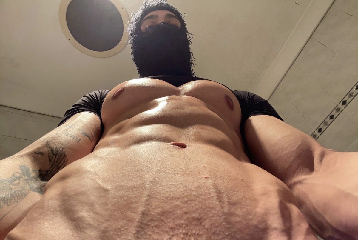 mannyrtz_'s tweet photo. I break into ur house wyd? https://t.co/PJuZblUYcB