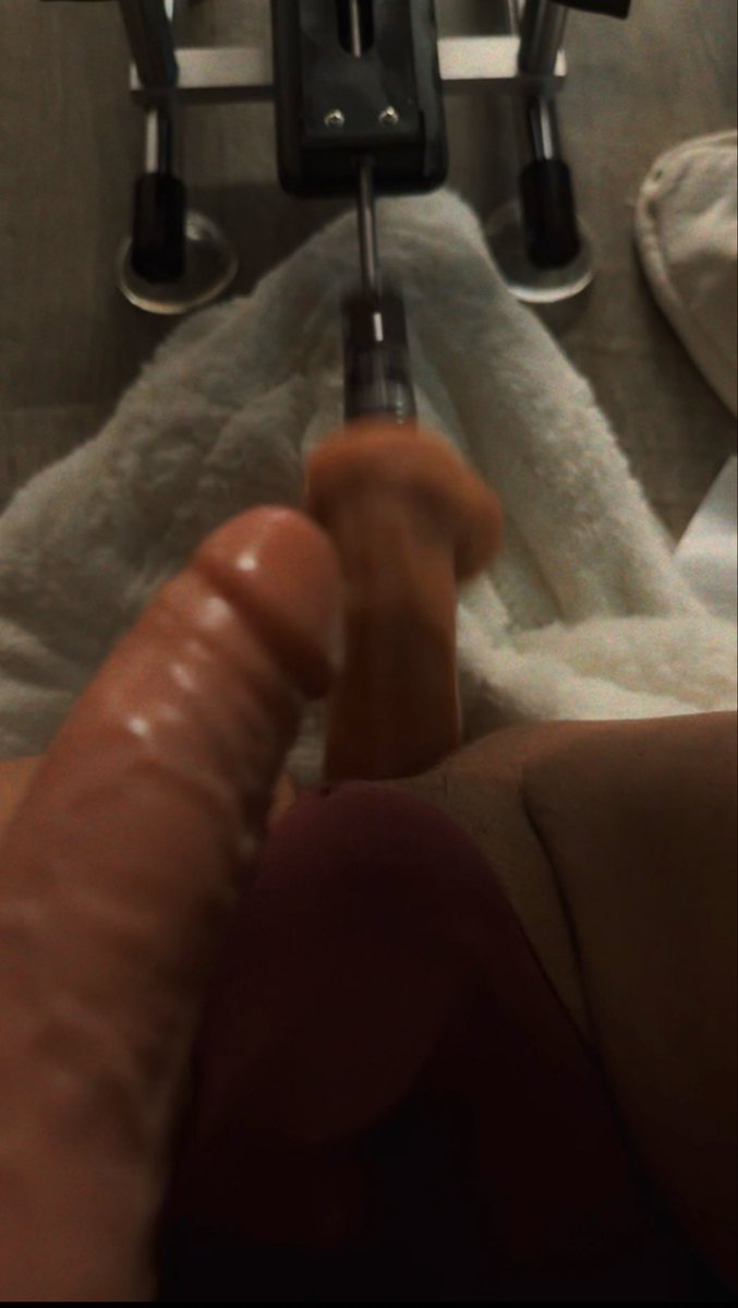 Pinkie_BunnyOF's tweet photo. F.M 😍 🎥 

OMG I LOVE MY NEW TOY 🧸🍆 
-sissy toy -locked 🔐 https://t.co/At81gMO8xZ