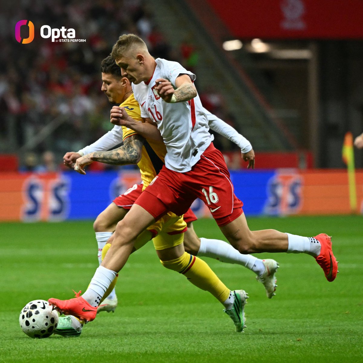 OptaJerzy's tweet photo. 10 - Wiktor Nowak zaliczył 10 wygranych pojedynków w pierwszej połowie z Rumunią. To najlepszy wynik Polaka w historii Ligi Narodów UEFA, w trakcie pierwszych 45 minut.

Maszyna. https://t.co/RlCFg0GQFv