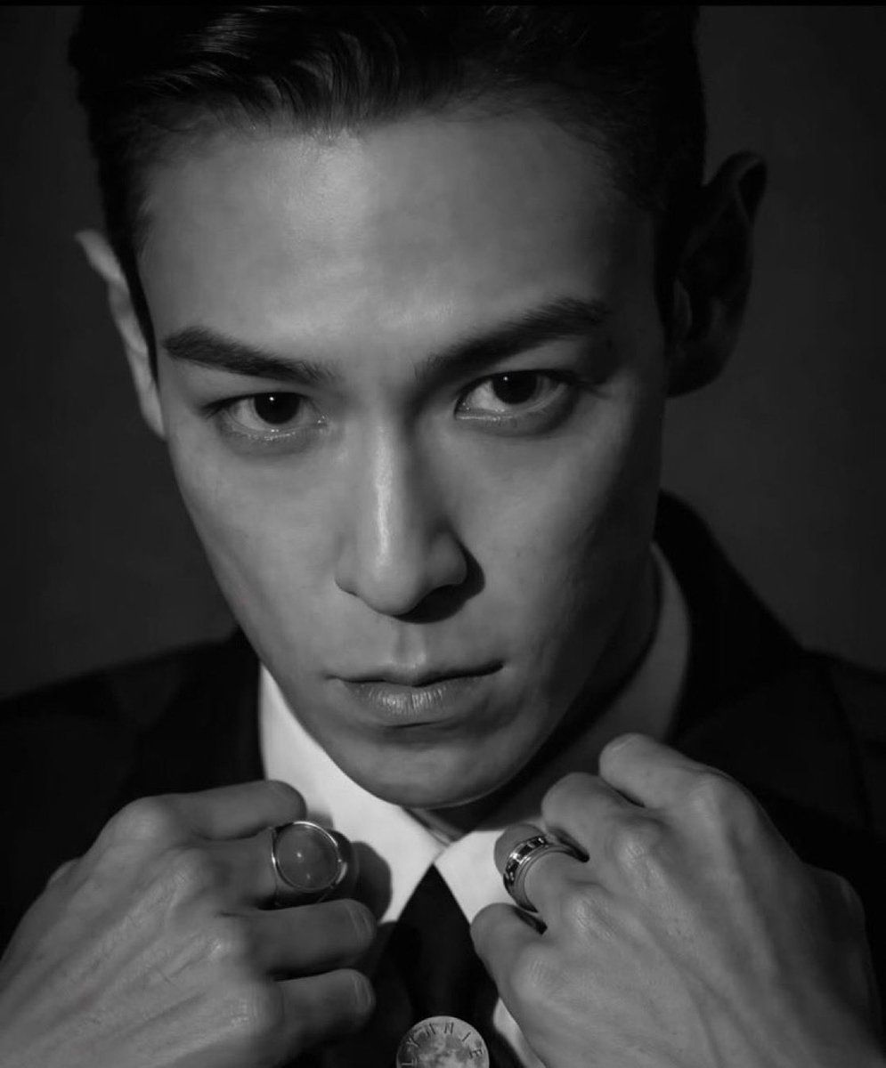 topismyhomeboy's tweet photo. I know beauty is subjective but some of you mfs are blind and liars. Cause ain’t no way you’re saying that this man ain’t attractive. Be so for real. https://t.co/QbihGuD1qW