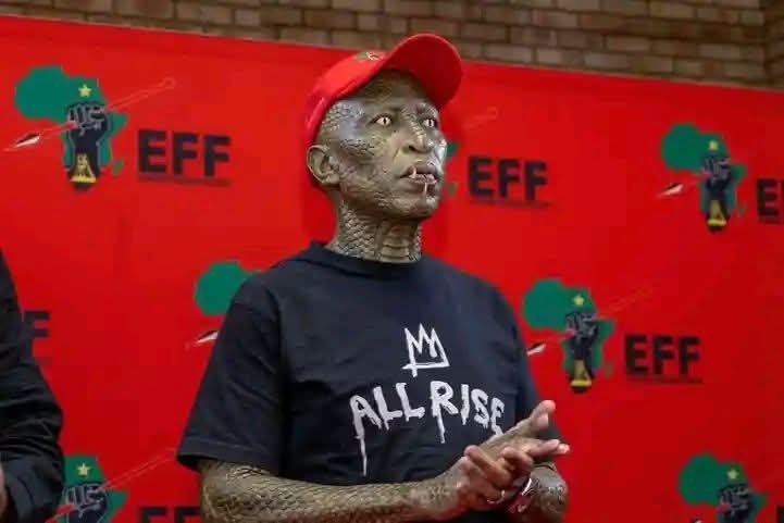 jomasingi's tweet photo. @VITO_G_Wagon Your are praising nonsense. https://t.co/mUlSwIM59U