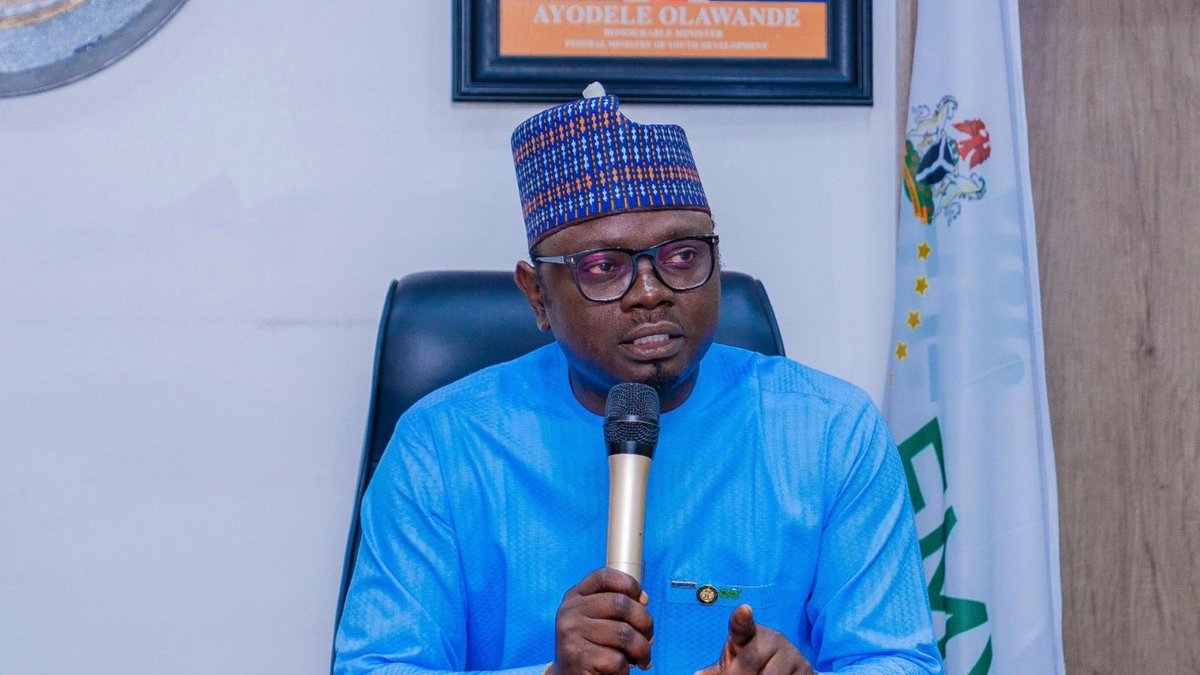 TrendingEx's tweet photo. “Stop discussing problems and start developing solutions.”

— Minister of Youth, Ayodele Olawande urge Nigerians. https://t.co/mjp8YKyF53