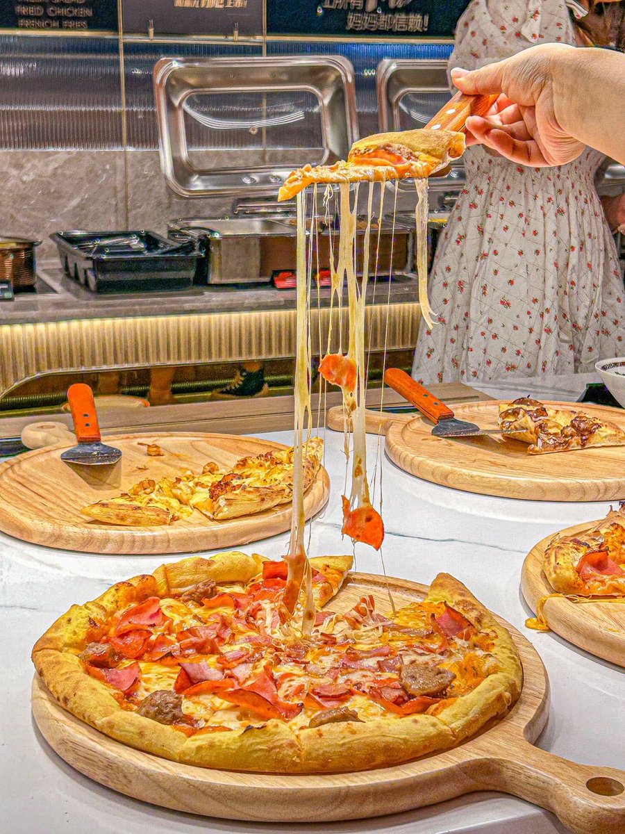 GeorgiaKenkr's tweet photo. Momentos de familia, risas cálidas y pizza recién horneada: el mejor domingo juntos. https://t.co/t30wrwVJUx