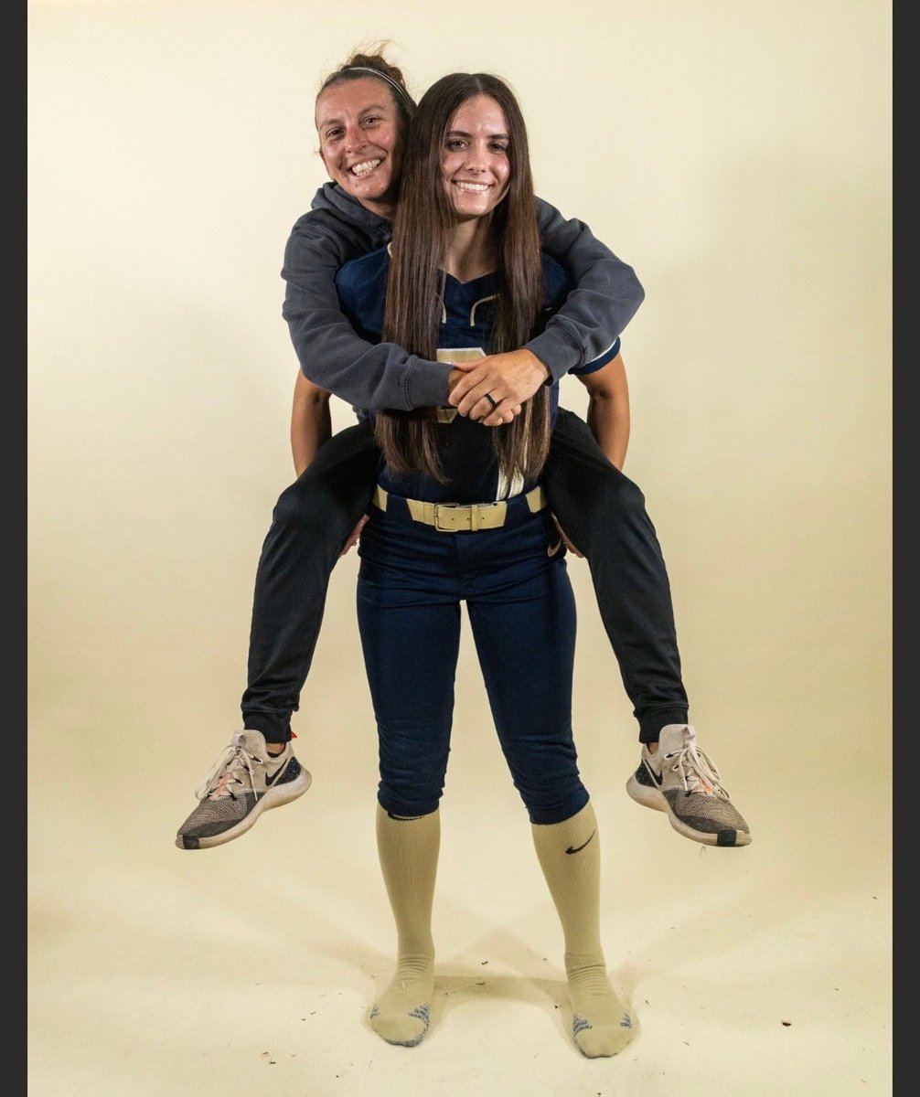 gianna_terlop44's tweet photo. #classof2028 #softballcommit🦘@ZipsSB @nix131313 @ZipsCoachZ @LineDsoftball @ExtraInningSB @SoftbalAmerica @AcordOhio @brandi_acord @ericcormell @TrainWithLou @D1Softball @DiamondAddicts @WalshJesuitSB https://t.co/tsHoZYYICz