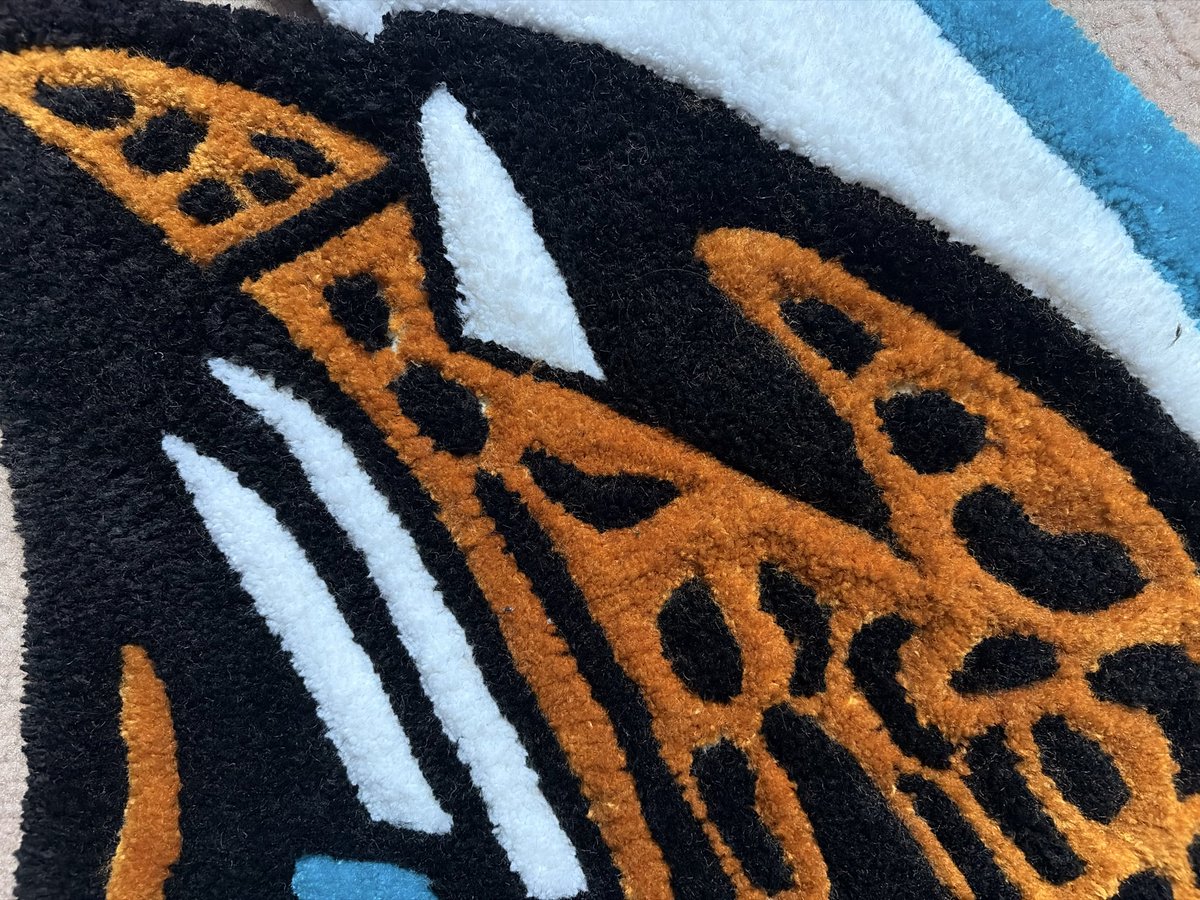 BrysonSmith_15's tweet photo. My girlfriends sister came in clutch with a custom rug #DUUUVAL https://t.co/wnGer9pFUw