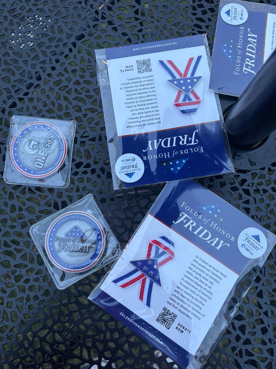 FoldsofHonor's tweet photo. Happy #FoldsOfHonorFriday from the @KornFerryTour @CSChampGolf!

Thank you to the tournament, players, fans, and volunteers for helping us support military and first responder families.

Special thanks to @ONEGasinc, Sinclair, and all sponsors helping make today possible! https://t.co/7edoZ6C6V2