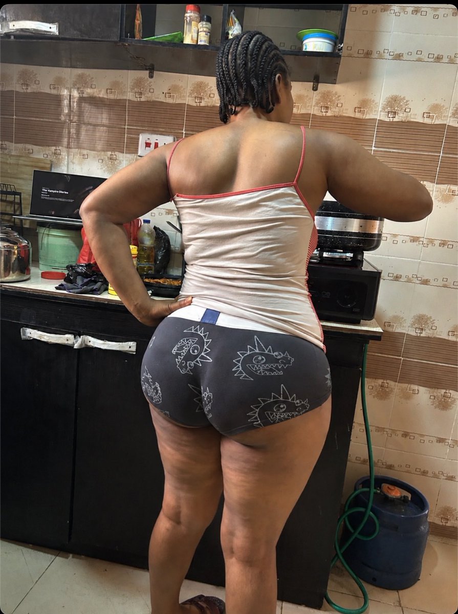 Prince1272565's tweet photo. I must  marry this girl, she loves  doing her job https://t.co/NZVyI2vsU4