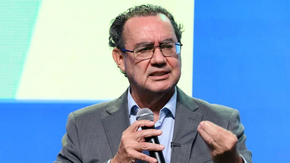 tucarj54's tweet photo. Augsuto Cury avalia pedir o adiamento do 1º turno da eleição; presidenciável deu declaração em frente ao STF nesta manhã. https://t.co/1j1OaJ2BjZ