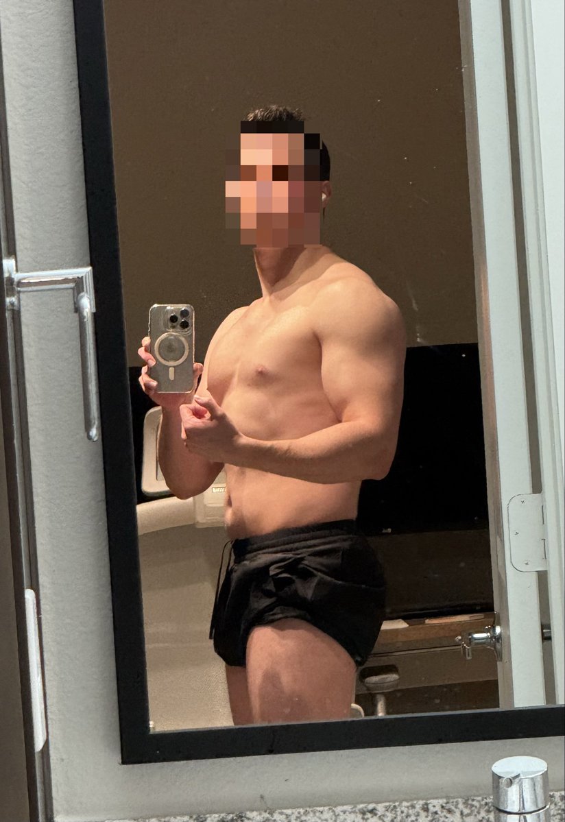 Mk_Dropdead's tweet photo. How many more pounds of muscle before I am no longer a twink? https://t.co/DVmnngczjV