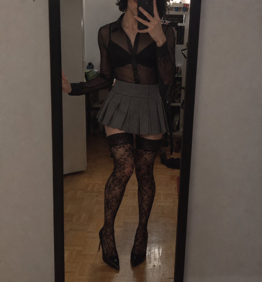 Lumi_roze's tweet photo. Too tired to edit my photos today, so here’s today’s outfit instead 🖤
#OOTD #Crossdresser #FeminineStyle https://t.co/jrSWpT5v25