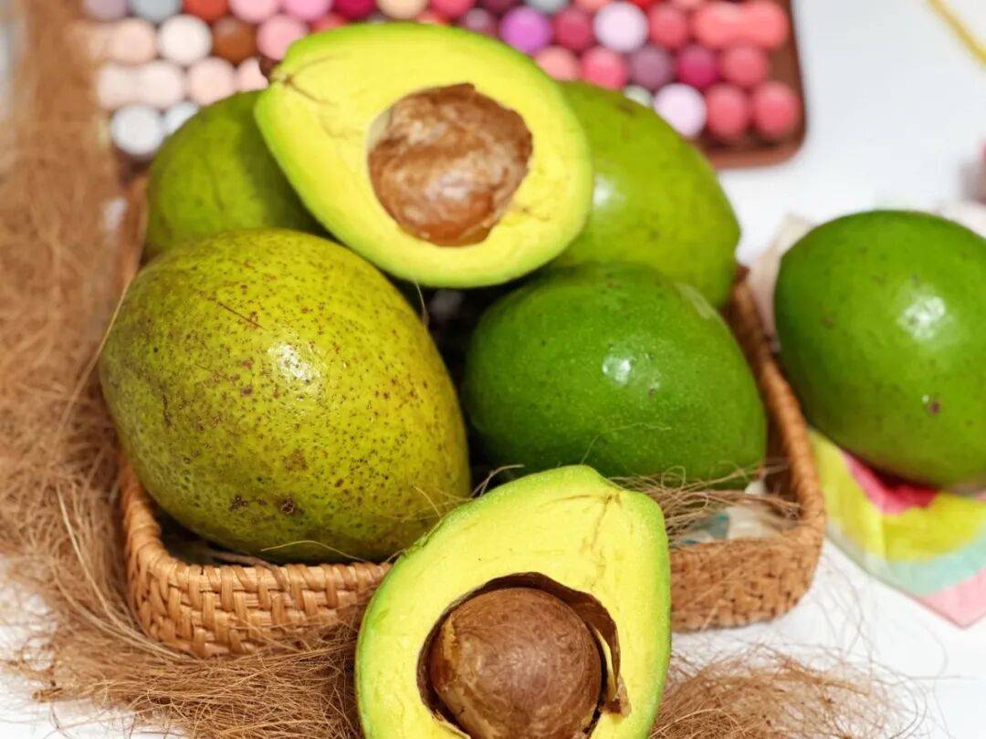 JosephineTjbbe's tweet photo. Prueba este aguacate hass fresco de México! Textura cremosa, sabor dulce y sin exceso de agua, perfecto para tostadas o guacamole. （测评墨西哥产哈斯牛油果，口感绵密带甜，无多余水分，做吐司或鳄梨酱超合适） https://t.co/78SLZEyd2M
