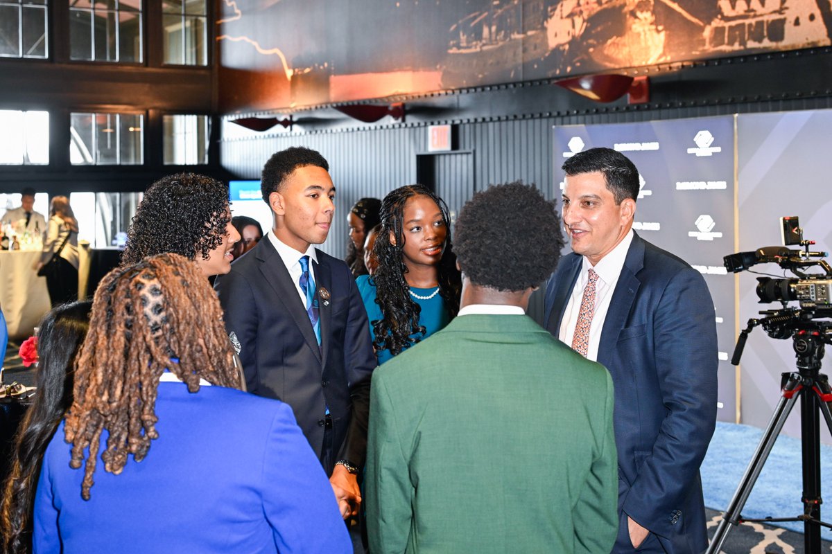 RaymondJames's tweet photo. Congratulations to the 2026 National Youth of the Year!

For 80 years, Boys & Girls Clubs of America’s Youth of the Year program has prepared teens for higher education, careers and leadership. As this year’s presenting partner, we were inspired by the more than 15,000 young people who stepped up to lead in their communities and grateful for the opportunity for Raymond James associates to serve as judges across the country.

Learn more about our partnership and commitment to investing in the next generation of leaders, including a $25,000 contribution to support this year’s National Youth of the Year recipient’s financial future: https://t.co/ayyA3I2DBY

#ReadyForSchool #YouthOfTheYear