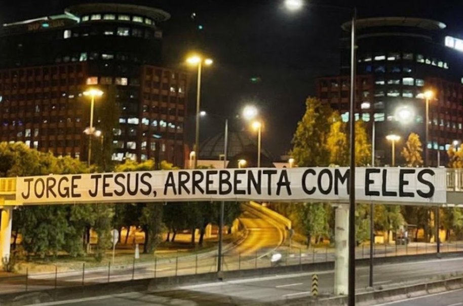 4gamarra4's tweet photo. O império contra ataca! https://t.co/JdqBXtxa5g