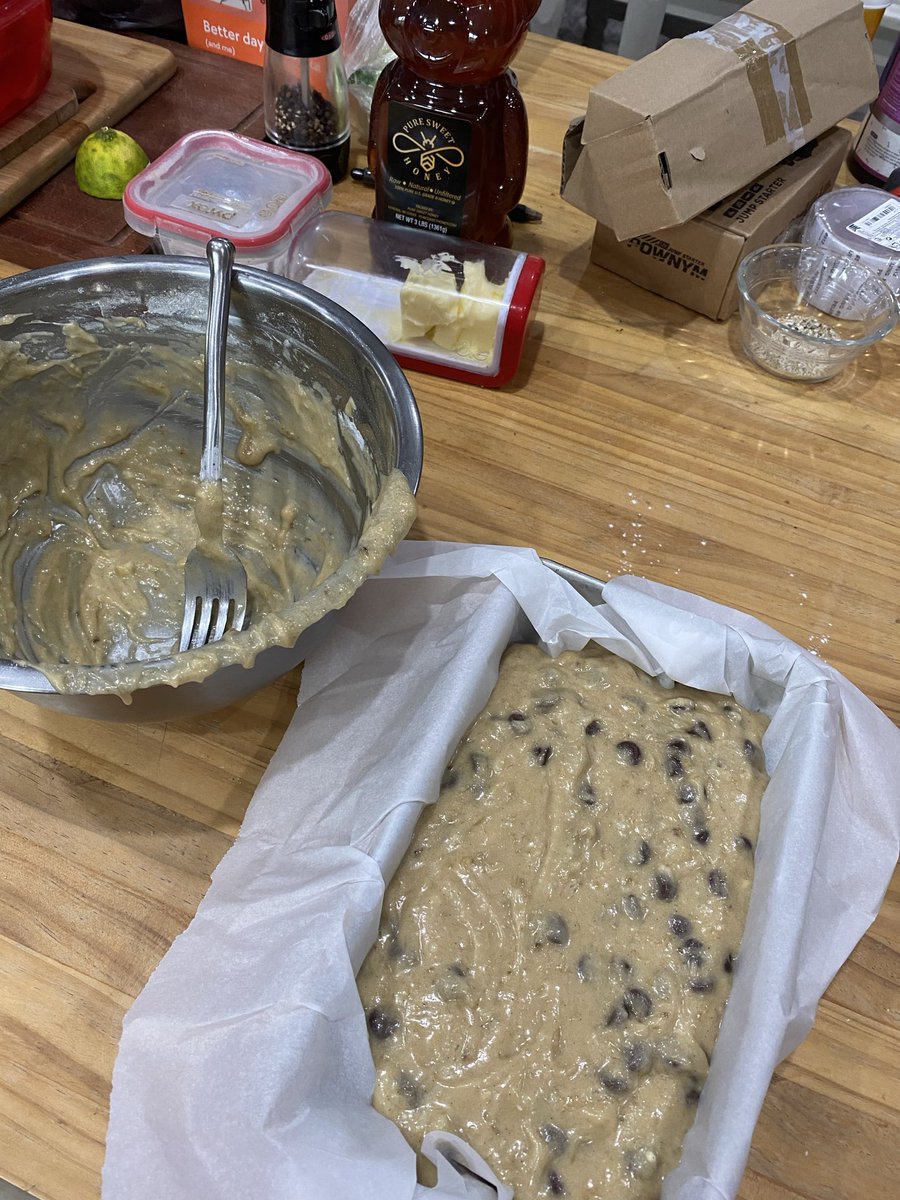 Kristynackels's tweet photo. making banana bread thinking abt u https://t.co/QhuOgbWMkZ