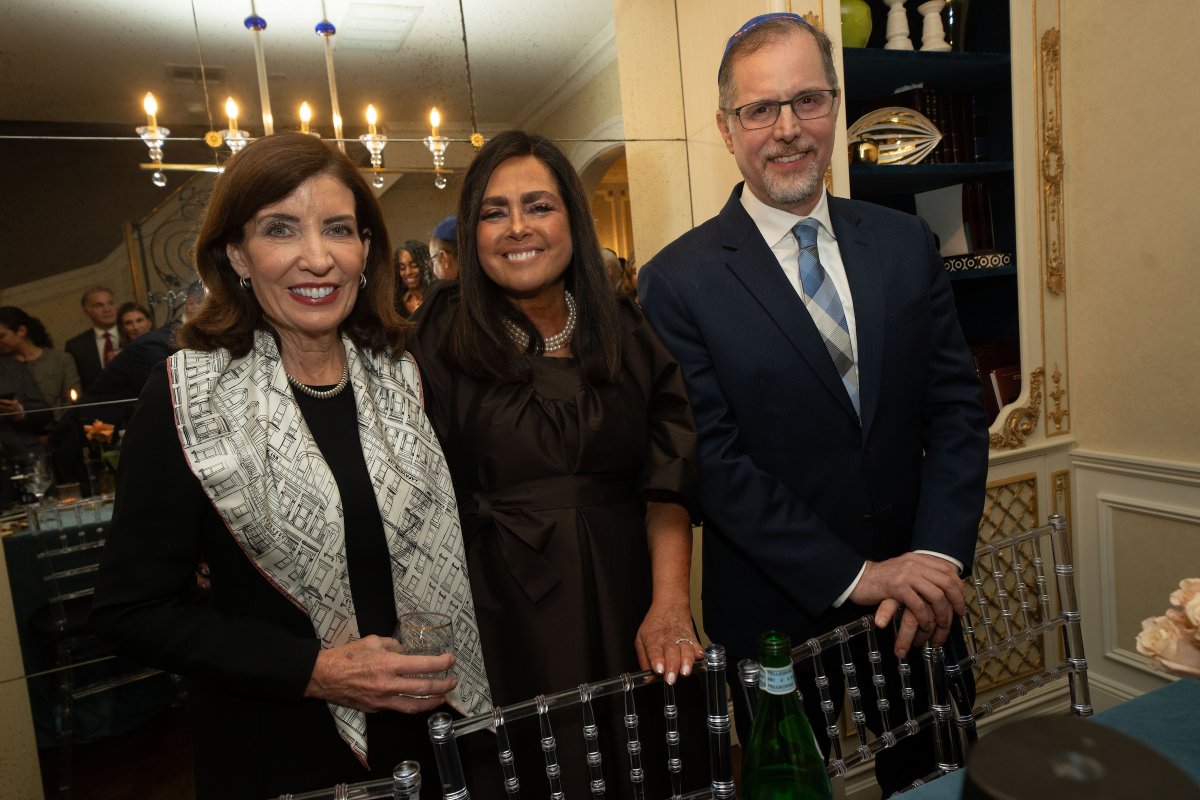GovKathyHochul's tweet photo. Sukkot is a joyful holiday, and I was honored to celebrate that joy with our neighbors in Crown Heights this past week.

As Jewish communities across New York celebrate Shmini Atzeret and Simchat Torah this week, I wish you you all a Chag Sameach! https://t.co/wWvNri0TGu