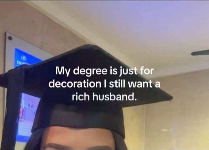 luvmxnroe's tweet photo. I would never disrespect my degree like this! https://t.co/lDtjIPAS4X
