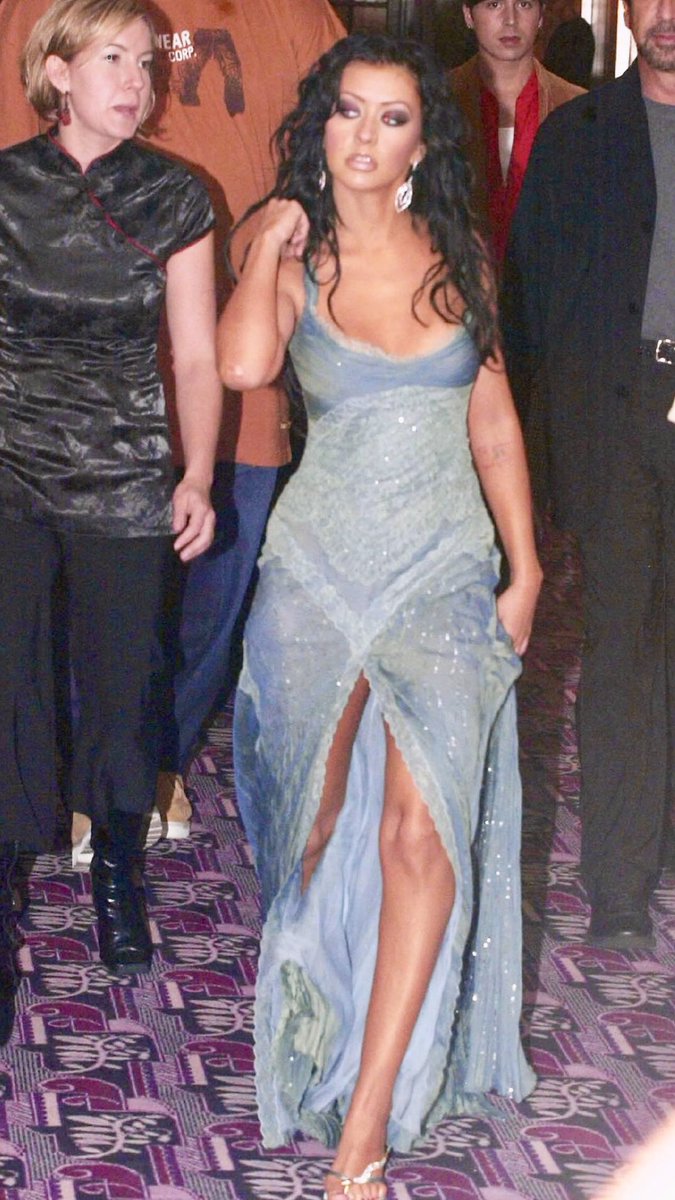 XtinaLoverr's tweet photo. xtina and britney in versace (early 2000s) https://t.co/ce7CcKgI0s
