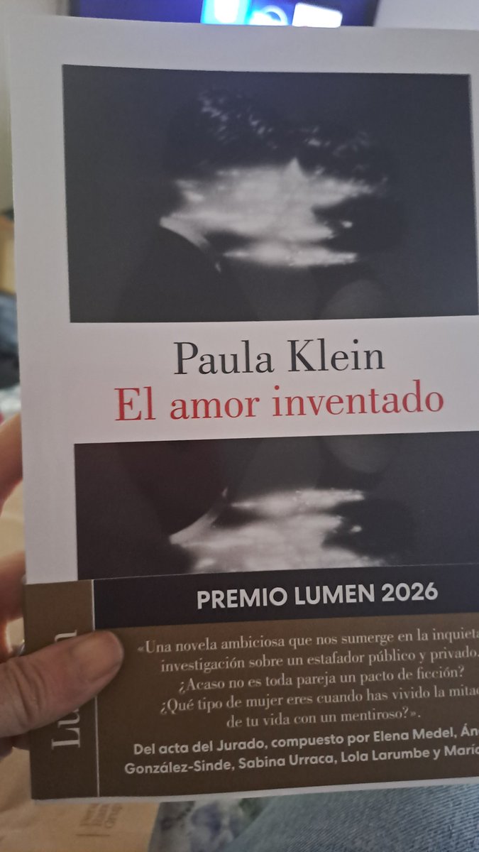 MiriMolero's tweet photo. Llegó el último de Klein. Las brujas del Monte Veritá me había encantado. https://t.co/4eCowpxtGT