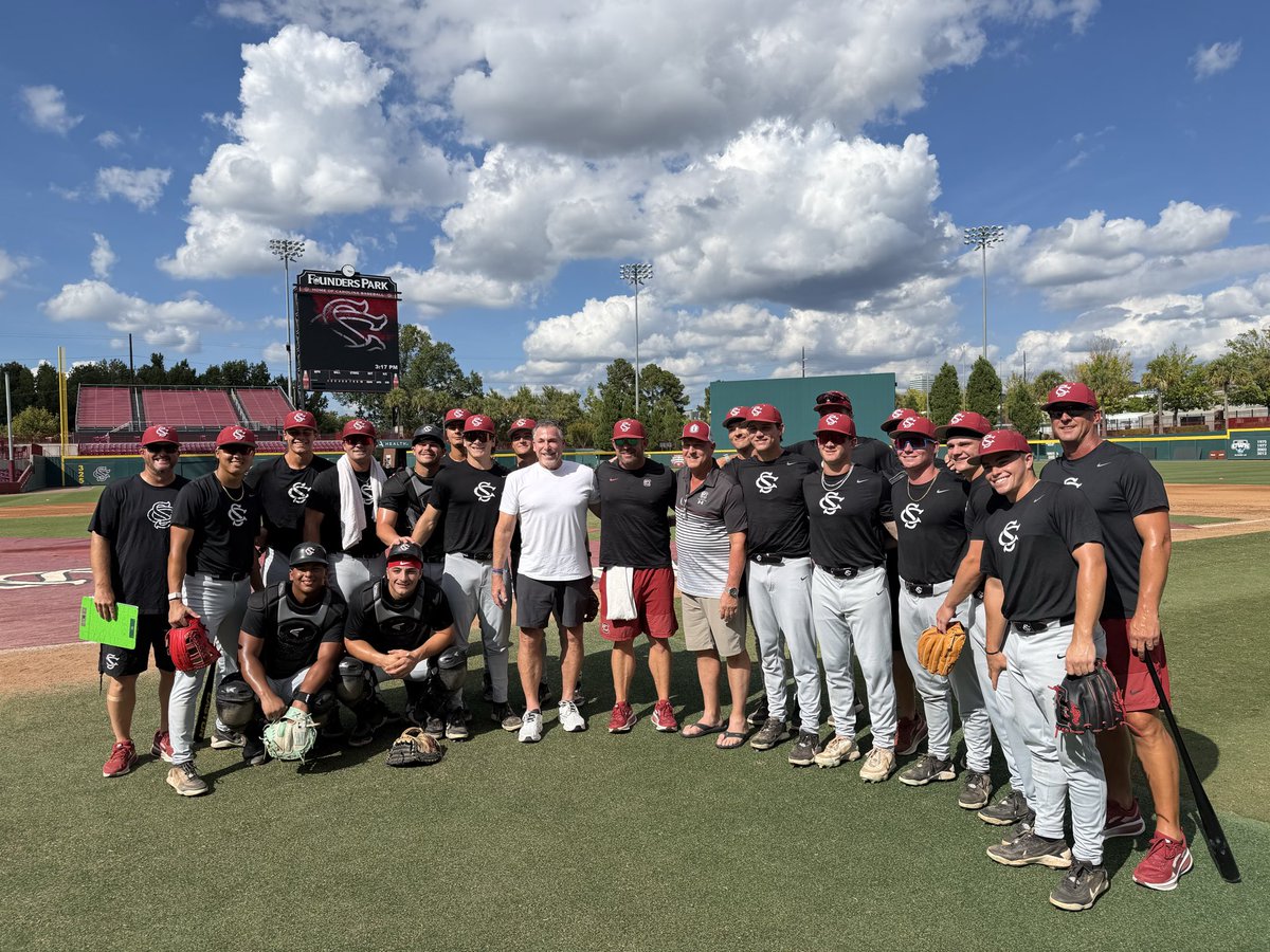 KSchnall9's tweet photo. Always special when the past meets the present! Great having Jeff Churchich and Larry Price, members of our 1985 College World Series team, out at practice today.

Our tradition was built by Gamecocks like these two. Proud to have them back around the program!

HONOR THE PAST. OWN THE PRESENT. BUILD THE FUTURE. 🤙🐔