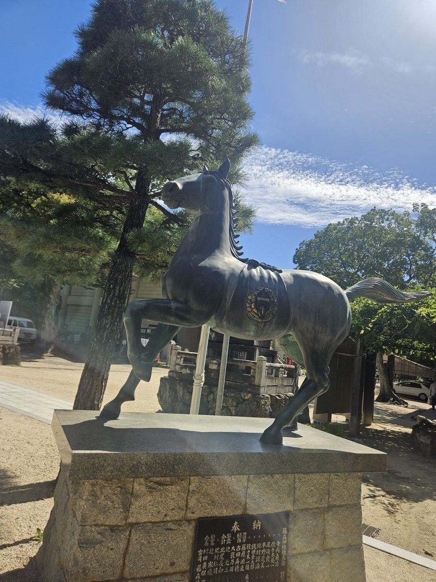 D250S's tweet photo. 今回の旅は馬と龍をよく見たもんだ https://t.co/D05jV55dxF