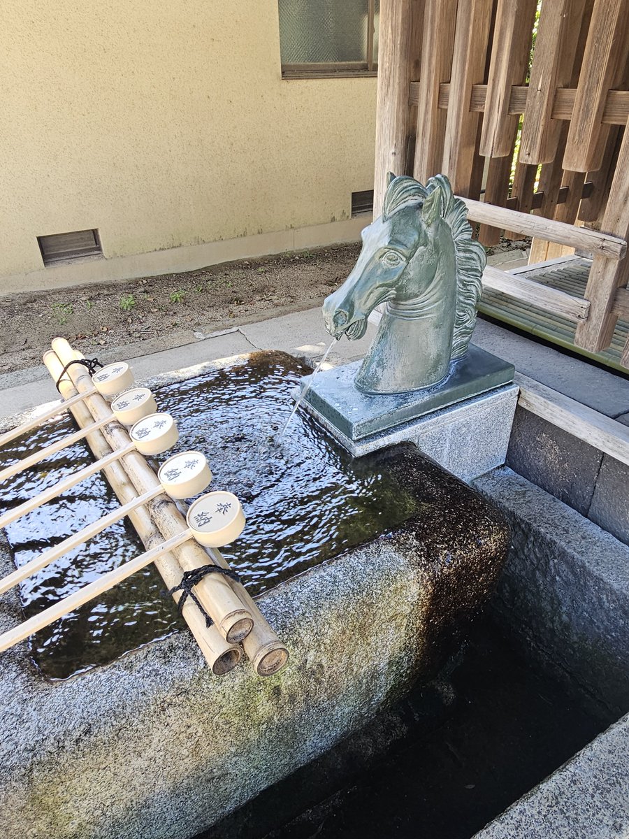 D250S's tweet photo. 今回の旅は馬と龍をよく見たもんだ https://t.co/D05jV55dxF