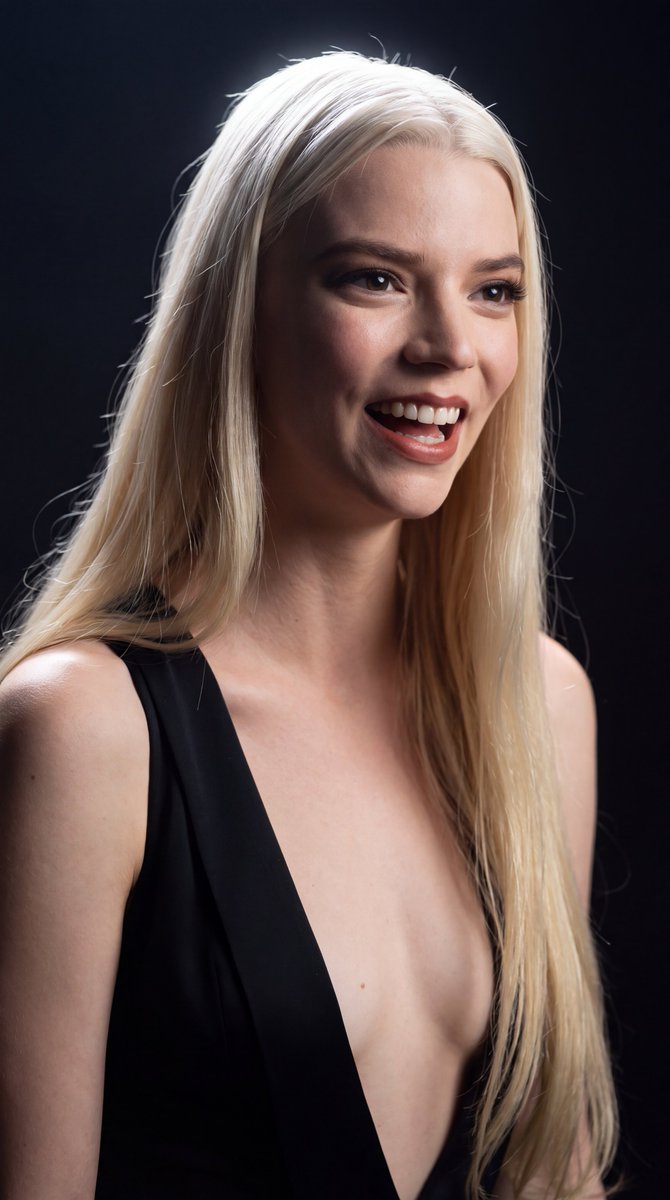 BeautyHuntX's tweet photo. Anya Taylor-Joy showing her emotions 🔥

😛🤤😁🤬 https://t.co/SfKr7L8H3X