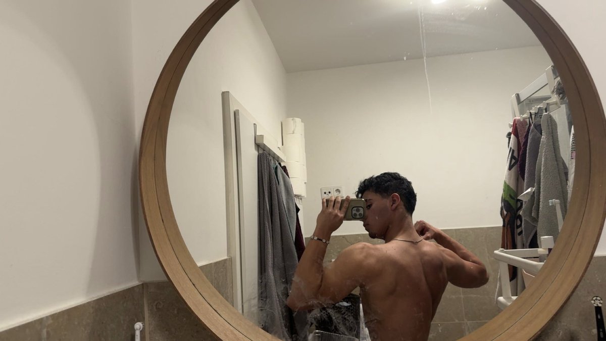 uzhdvdv's tweet photo. @tateharden Lemme be the new fleshlight https://t.co/SU8yUtdoO2