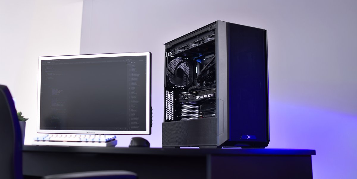 VelocityMicro's tweet photo. #BuildoftheWeek fans, check out this super clean Raptor Z95 build in our classic SX3 chassis. https://t.co/QBikQRaL5M
