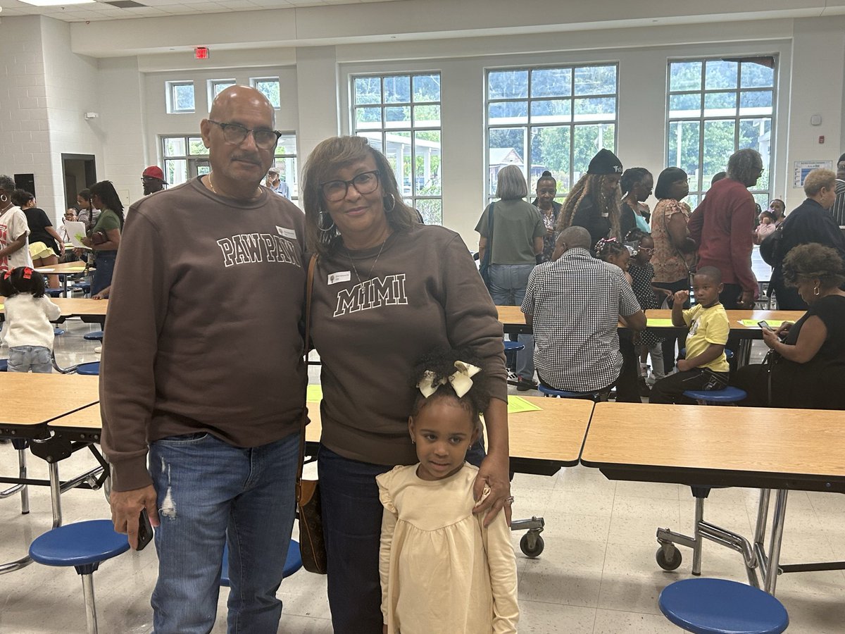 MarquilaMack's tweet photo. Building relationships with our families is how we support student success! @FultonCountySchools
@WolfCreekWolves
@RonMaxwell https://t.co/NRT87czfVL