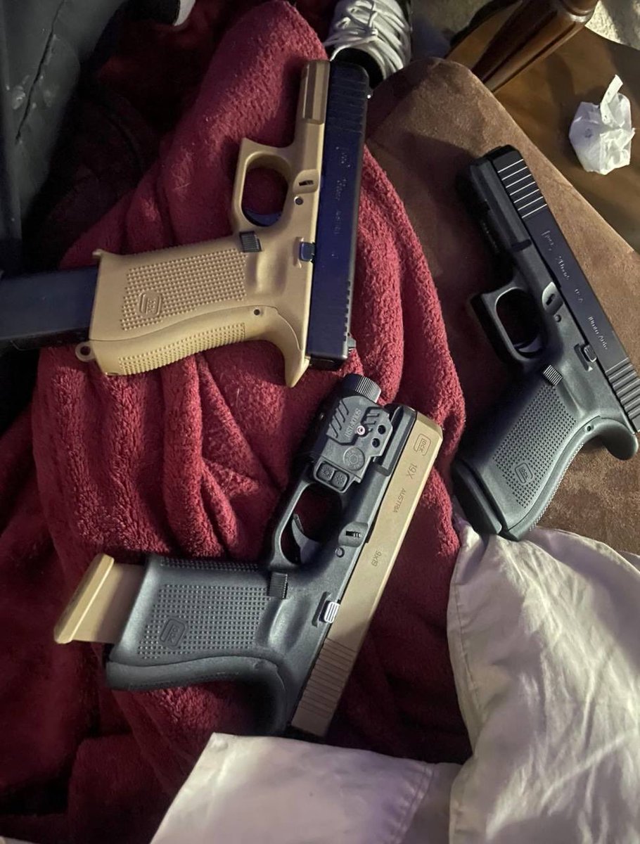 Chuckyfrmdaplug's tweet photo. glock 23 gen 5 $500
Both Glock 19x $510 each 
Lmk rn comes with 50 ammo
#dallasweed #dallasplug #weedplug
#weed #gas #kush #za https://t.co/B3AmPTrpj2