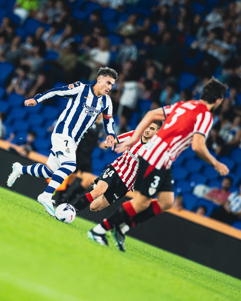 LigaFootbal's tweet photo. 🏆 TERMINÉ !

 Real Sociedad 0-1 Athletic Club

L’Athletic Club remporte la Txapela face à une Real Sociedad décevante.

⚽ Maroan, sur un coup franc de Robert Navarro, offre le trophée aux Basques. https://t.co/rnnI8GAtkn