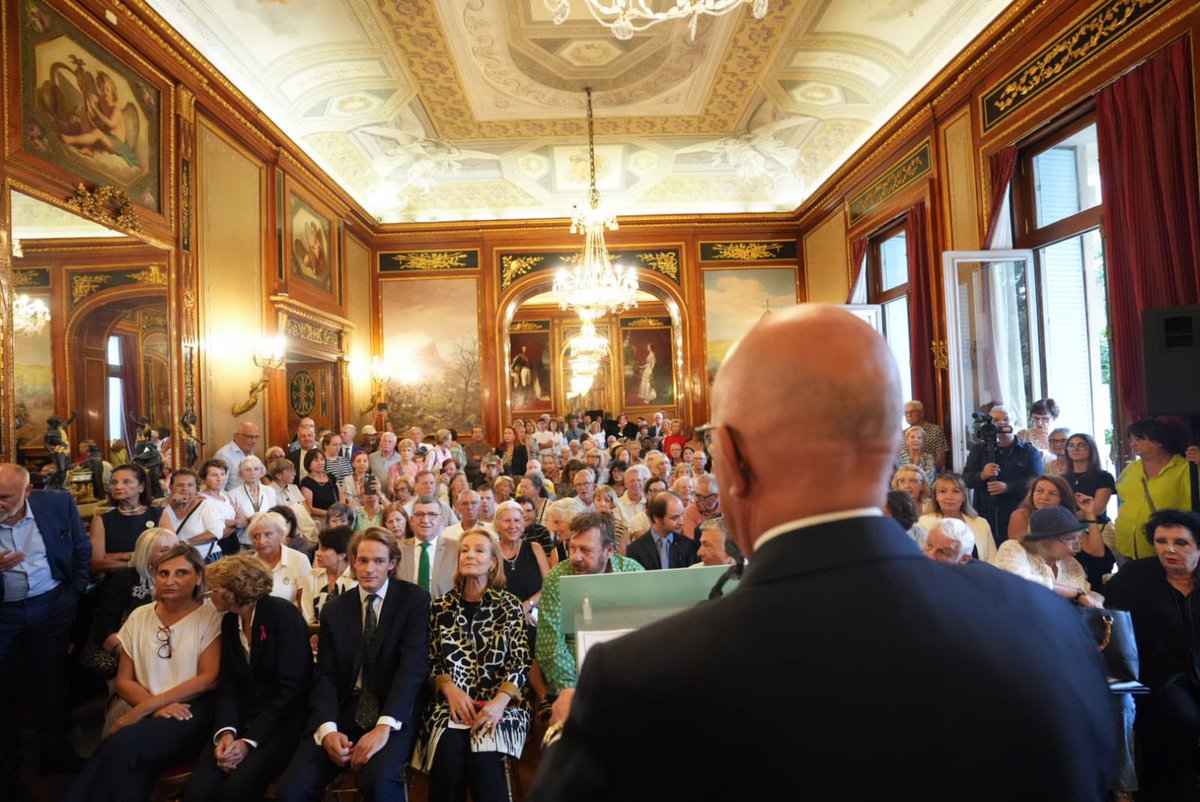 eciotti's tweet photo. Les Journées impériales s'ouvrent ce soir à la Villa Masséna.

André Masséna est né à Nice en 1758. Maréchal d'Empire, duc de Rivoli, prince d'Essling, Napoléon l'appelait l'enfant chéri de la victoire. Son nom est sur notre plus belle place, sur notre lycée, sur cette maison.

Il est l'un des visages de la gloire de Nice. Pendant trois jours, cette mémoire devient celle de tous les Niçois.