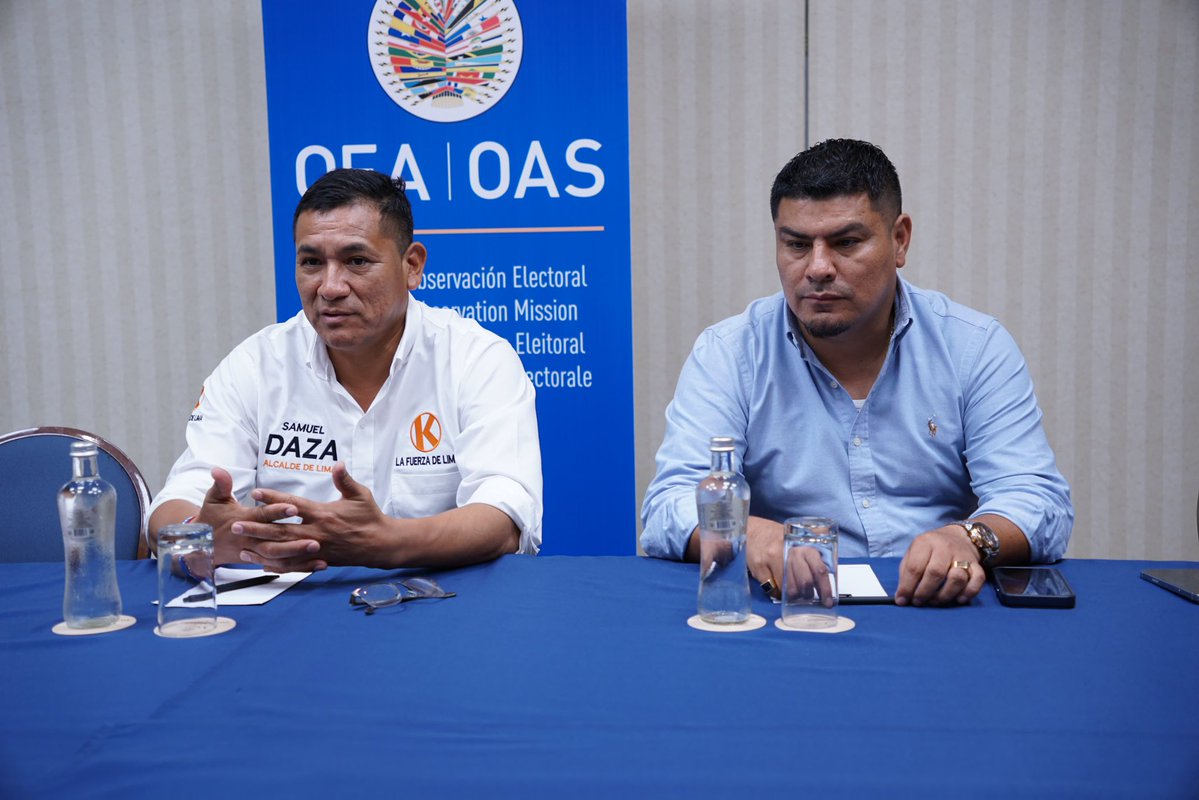 OEA_oficial's tweet photo. El candidato a la Alcaldía de Lima por @FuerzaPopular__, @SamuelDazaT, compartió con la Jefatura de la Misión de Expertos Electorales de la #OEAenPerú sus perspectivas sobre el desarrollo del proceso electoral y la jornada de las #ERM2026 de este domingo. 🇵🇪 https://t.co/6OTwadFqlQ