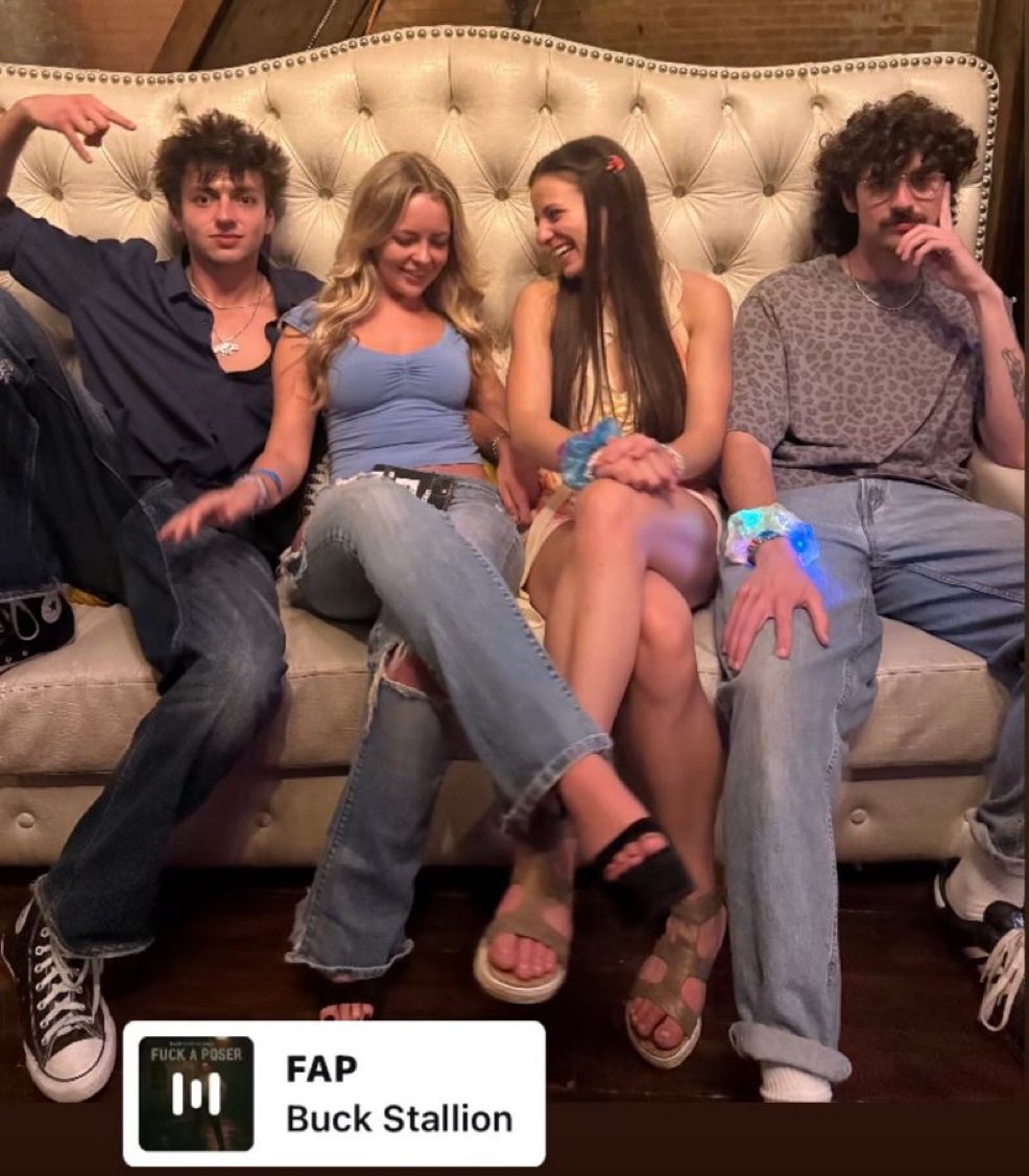 toasttomyrf's tweet photo. Fine I love the fuck ass polycule #bb28 https://t.co/IJnKcWiRxz