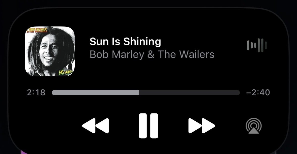 wtflinhasmw's tweet photo. as vezes tudo que vc precisa é f1 ouvindo bob marley https://t.co/A7iv34jqH1