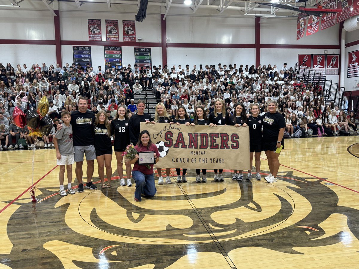 MSHSAAOrg's tweet photo. MSHSAA presents the 2025-26 NFHS MSHSAA Girls Soccer Coach of the Year award to LeAnne Sanders from Ft. Zumwalt South High School! ⚽️ #MOmentum #MSHSAAccomplished https://t.co/5oukj7Q1Mu