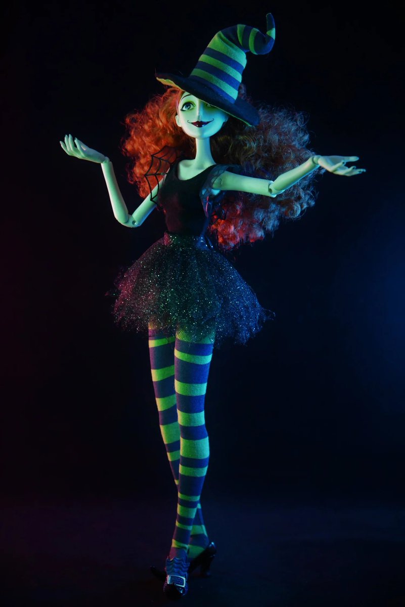 gh0stlyg0rge0us's tweet photo. thinking about the limited edition scary godmother doll,,,, https://t.co/VMLARd02mJ