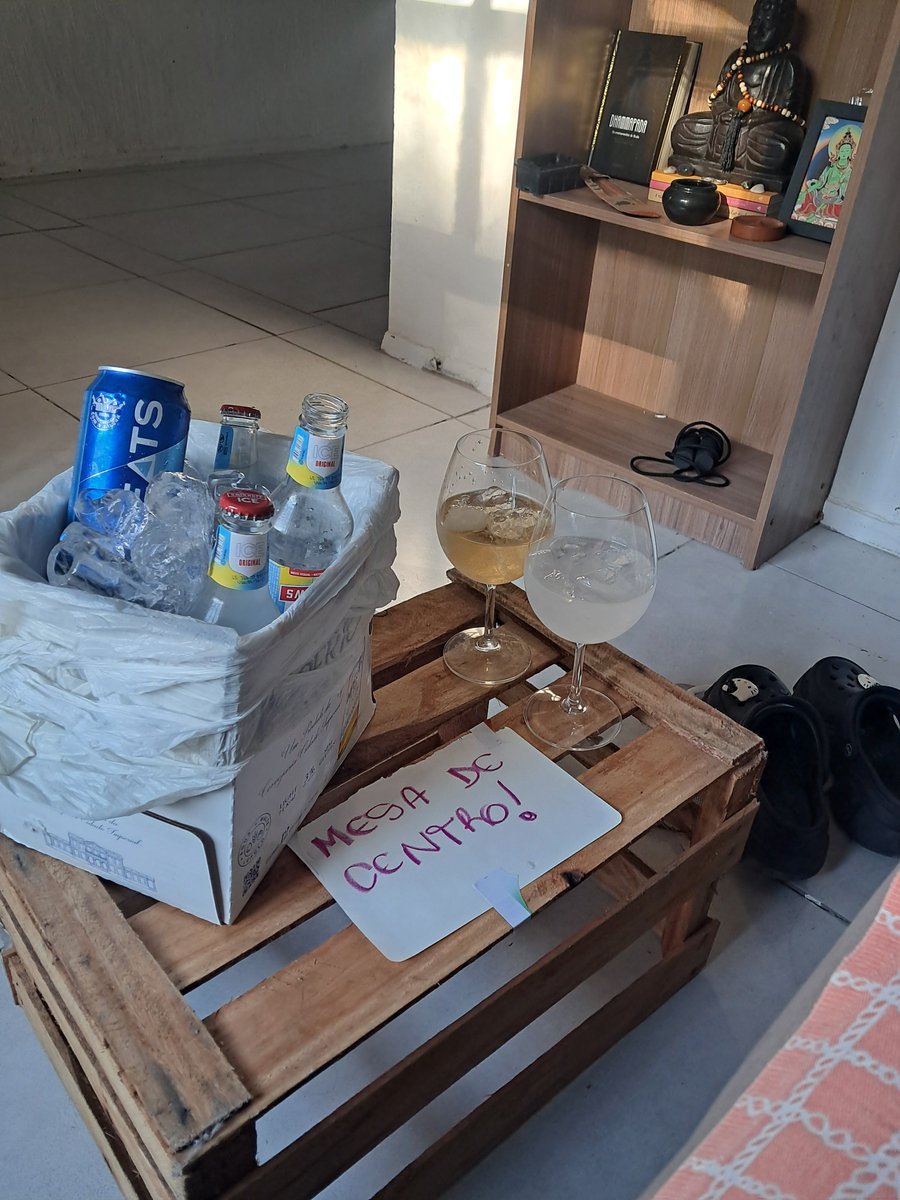 zaratustrkive's tweet photo. pov voce finalmente ta dividindo a vida com sua namorada mas voces ainda tao no primeiro mes https://t.co/xzsj6qvw9d