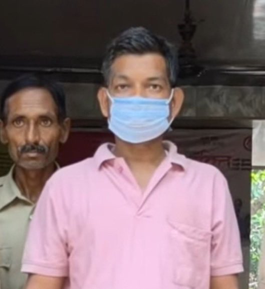 TA_backup_2nd's tweet photo. Hindu priest Manohar Pandey drugged and raped his own minor daughter.
Guess he was inspired by which hindu god ? https://t.co/9ho6iD3cto