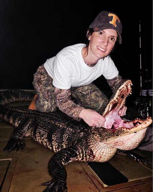 nchuntnfish's tweet photo. Paige Vick got a slot gator tag, and got this 7-foot-2 gator on the Waccamaw River with Capt. Todd's Gator Guide Service! #waccamawoutfitters #Alligator #GatorHunting #AlligatorHunting #CarolinaSportsman #Hunting #Outdoors #WaccamawRiver #SouthCarolina #CarolinaSportsmanMagazine https://t.co/WRmZk95jXm