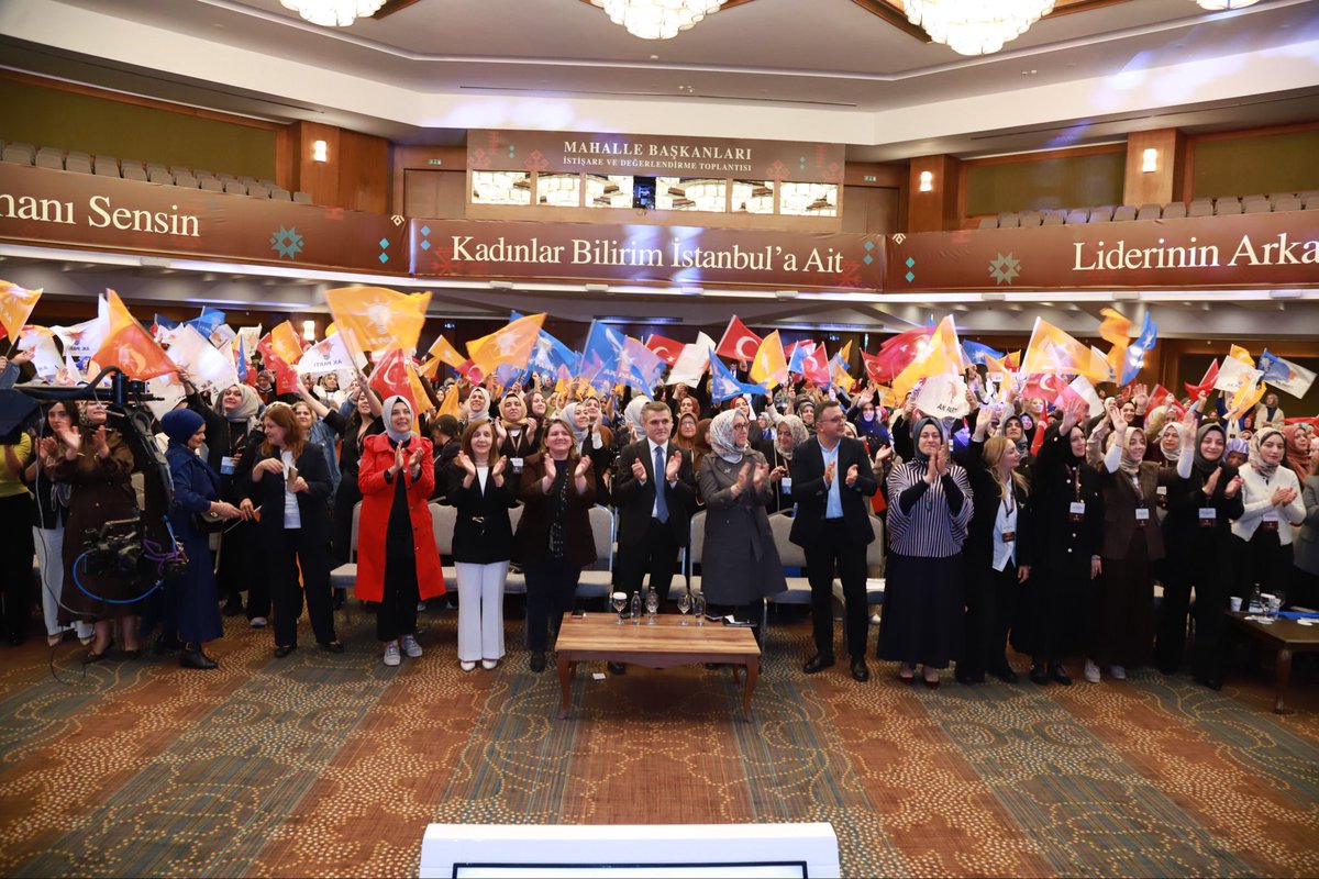 akkadinistanbul's tweet photo. Mahalle Başkanları İstişare ve Değerlendirme Toplantımızda, dünyayı anlamaya ve değişen dengeleri doğru okumaya yönelik önemli bir buluşma gerçekleştirdik.

İl Dış İlişkiler Birim Başkanımız @drfatihtuna’nın anlatımıyla gerçekleşen “Mekke Anlaşması Perspektifi ile Dünya Siyasetine Bakış” programında; tarihsel bir perspektiften hareketle dünya siyasetindeki gelişmeleri ve değişen dengeleri ele aldık.

Geçmişin tecrübesiyle bugünün dünyasını birlikte değerlendirdiğimiz bu buluşmayla #BizimHikayemiz’i konuşmaya devam ettik.